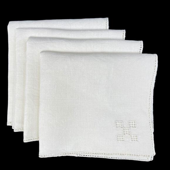 Napkins Set Of 4 Vintage White Cloth Detailed Corner Edge Cutwork 11" Square - Picture 1 of 7